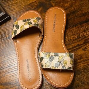 Lucky Brand Pineapple Print Slides